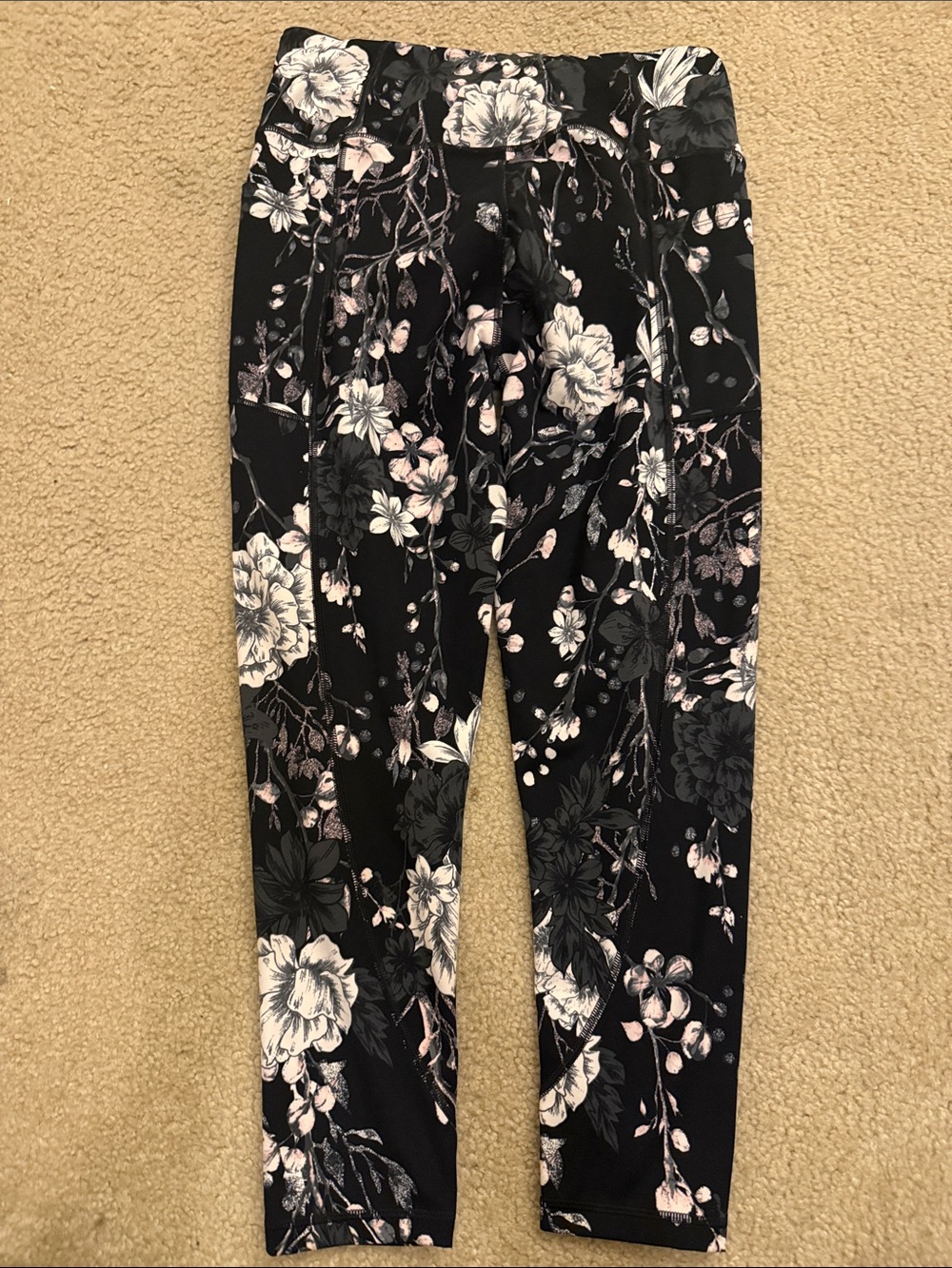Victoria's Secret Black Active Leggings with Pockets - Picture 3 of 3